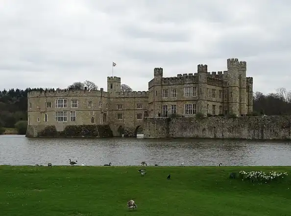 Maidstone Leeds Castle exterior 04
