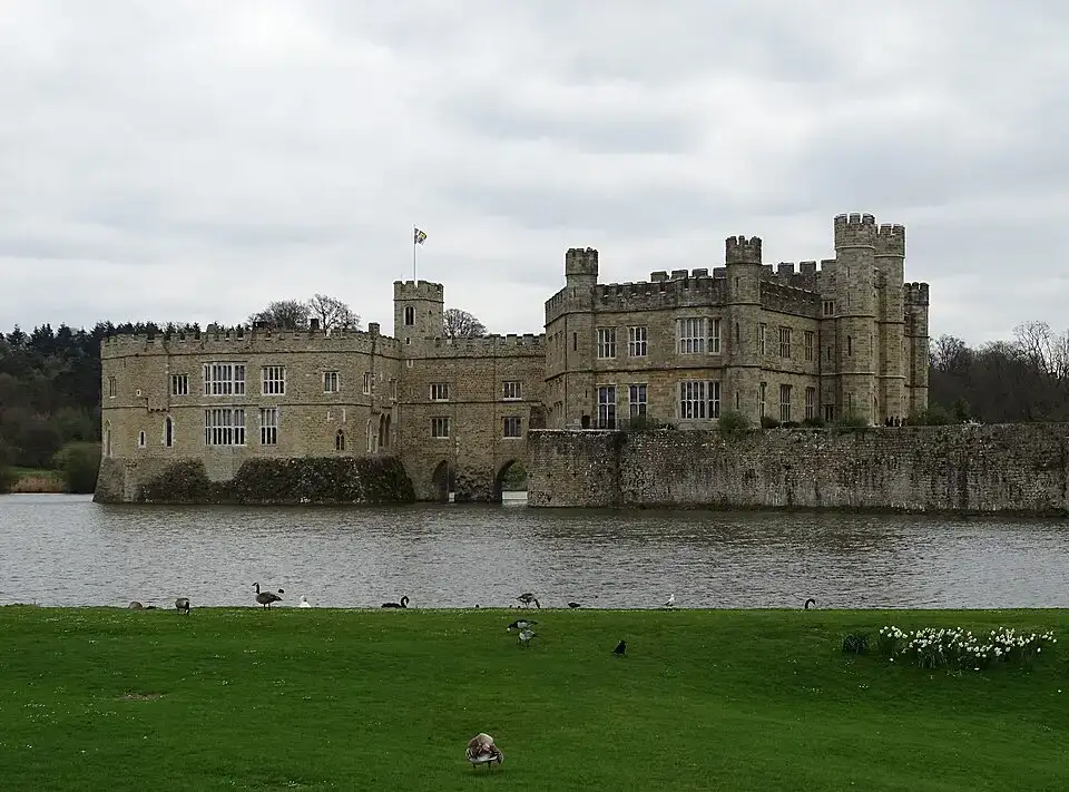 Maidstone Leeds Castle exterior 04