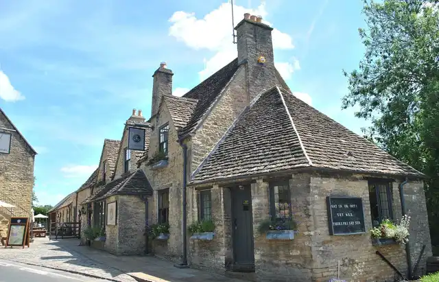 The Royal Oak Tetbury — exterior