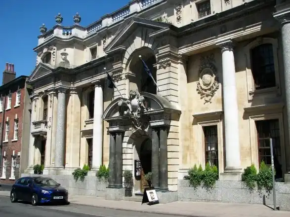 41/43 St Giles Street - St Giles House Hotel