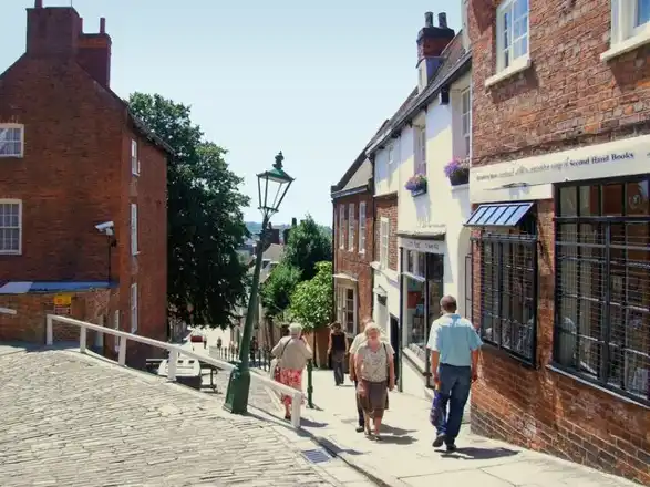 Bailgate in Lincoln; nearby setting, not a Castle Hotel photograph