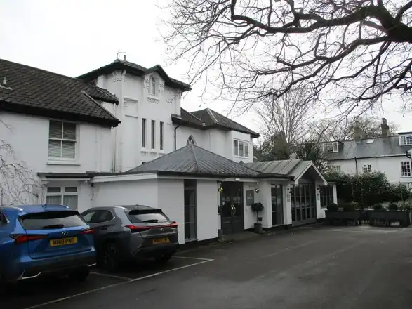 Frontage  of  the  George  Hotel  Arlington  Lane